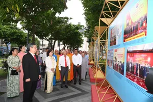 Khai mạc triển lãm ảnh chào mừng Đại hội đại biểu MTTQ Việt Nam TP.HCM lần I