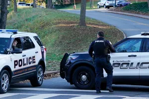 Cảnh sát tại hiện trường vụ án. ẢNH: AP