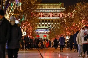 Trung Quốc ghi nhận hàng nghìn ca tử vong vì COVID-19, tuyên bố đã qua đỉnh dịch. Ảnh: EPA