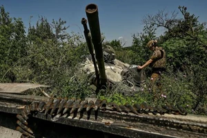 Nóng Nga-Ukraine 10-8: Chiến sự nóng ran 2 miền đông-nam, UAV tấn công Moscow; Ông Zelensky họp bàn chiến lược phản công