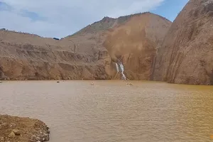 Lở đất sập mỏ ngọc bích ở Myanmar, đau thương hàng chục người chết