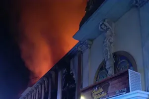 Video: Cháy kinh hoàng hộp đêm, 13 người chết