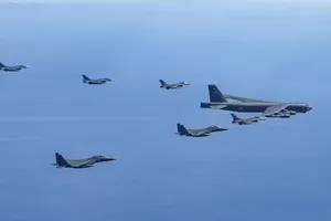 Mỹ-Nhật-Hàn lần đầu tập trận không quân chung, có máy bay ném bom B-52