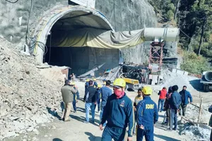 Chùm ảnh, video: Chạy đua giải cứu 40 công nhân mắc kẹt trong đường hầm sập