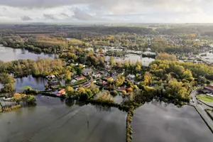 VIDEO: Mưa kỷ lục ở Pháp, nhiều vùng chìm trong biển nước