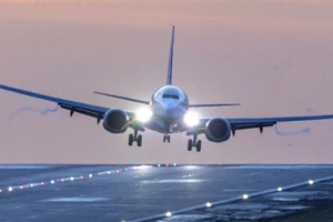 Châu Âu: Hàng ngàn khách bay mua vé nước này phải hạ cánh nước khác 