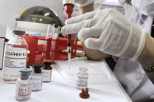 Gian nan 40 năm đi tìm vaccine HIV