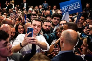 Pháp: Xuất hiện nhân vật cực hữu ngang ngửa bà Le Pen