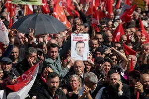 Biểu tình lớn nhất ở Thổ Nhĩ Kỳ hơn 10 năm qua, gần 1.900 người bị bắt