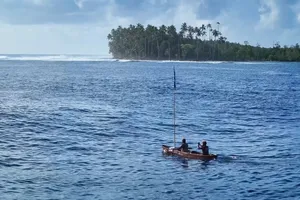 Số phận những con cá heo và người dân trên hòn đảo đang chìm