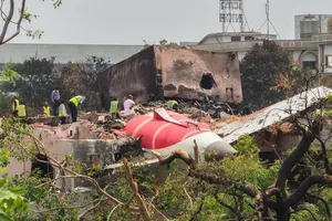 Rơi máy bay chở khách ở Ấn Độ: Động cơ bị ngắt nhiên liệu ngay khi cất cánh