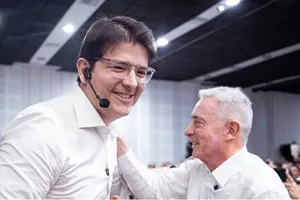 Ứng viên tổng thống Colombia qua đời sau 2 tháng bị bắn vào đầu