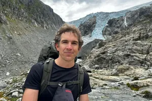 Nhà báo Mỹ sống sót thần kỳ sau 6 ngày vật lộn với chấn thương giữa đồi núi Na Uy