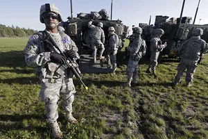 NATO hướng 'mũi lao' về phía 'Gấu' Nga