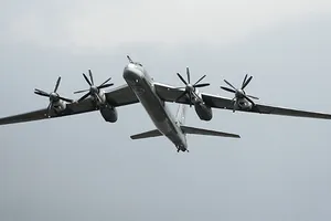 Chiến đấu cơ Nga áp sát biên giới Mỹ và Canada