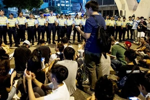 Sinh viên Hong Kong vẫn chưa đạt 'yêu sách 3 nguyên tắc'