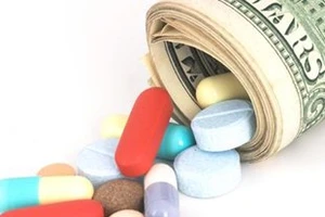 Vì tiền, thế giới chậm trễ tìm thuốc trị Ebola