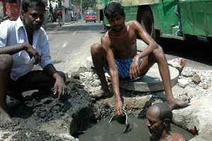 Kinh hãi nghề dọn rác ở Ấn Độ