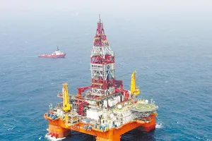 Lần đầu tiên, TQ 'tung' kế hoạch khai thác 'mỏ dầu khủng' ở Biển Đông