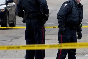 Hai cảnh sát bị bắn trong sòng bài