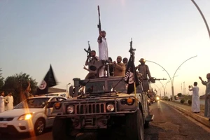 IS thiêu sống 45 người