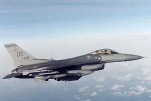 Mỹ chi đậm phát triển radar phản ứng nhanh cho F-16