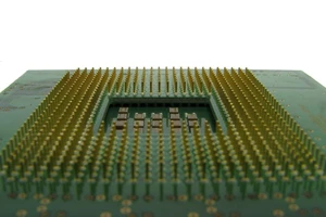 Mỹ cấm Intel bán chip cho Trung Quốc vì lo ngại hạt nhân