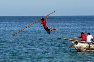 Cận cảnh săn cá voi truyền thống: Nguy hiểm như phim 