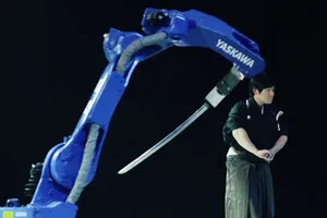 Video: Robot chiến thắng bậc thầy kiếm thuật Nhật Bản