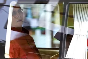 Nhà vua Thái Lan nhập viện điều trị 'não úng thủy'