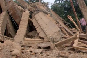 Sập trường học, bốn học sinh thiệt mạng