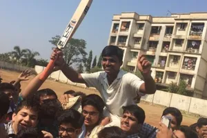 Cậu bé Ấn Độ lập kỷ lục thế giới môn Criket 