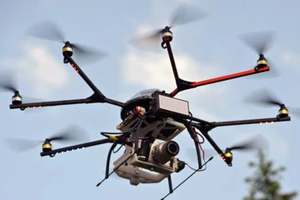 Máy bay chiến đấu chống muỗi truyền virus Zika