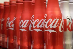 Coca-Cola tại Venezuela ngưng sản xuất vì thiếu đường