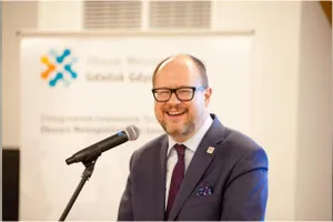 Thị trưởng Ba Lan bị đâm đã qua đời khiến châu Âu thương xót