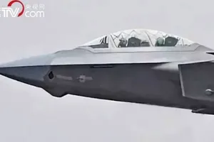 Trung Quốc chế tạo 'rồng dũng mãnh' J-20 hai chỗ ngồi?