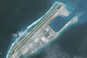 Đá Chữ Thập thuộc quần đảo Trường Sa của Việt Nam bị Trung Quốc chiếm trái phép và bồi lấp thành đảo nhân tạo phi pháp. Ảnh: CSIS