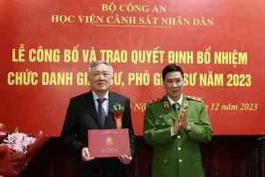 Chánh án TAND Tối cao Nguyễn Hòa Bình được bổ nhiệm chức danh giáo sư 