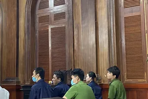 Cảnh giới cho chồng hờ 'giao dịch', giờ lãnh án tù bỏ lại con thơ