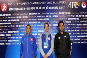 U-19 nữ Việt Nam noi gương đồng nghiệp nam