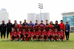 Thầy trò ông Chung lạnh giá ở Đức