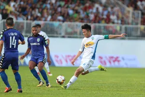 HA Gia Lai thua thảm 0-5 trên sân Hàng Đẫy