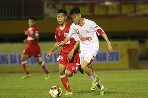 Cú hat trick của Phan Thanh Hậu và giấc mơ trở lại!