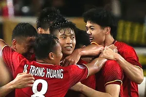 Chiêu trò độc, lạ của thầy Park lấy 3 điểm ở sân Myanmar!