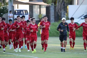 Thầy trò Park Hang-seo tập buổi đầu tiên trên đất Philippines
