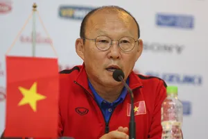 Đá với CHDCND Triều Tiên, ông Park đau đầu hàng thủ