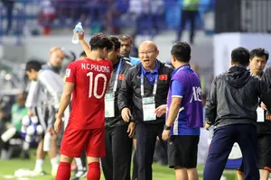 HLV Park Hang-seo thua vẫn tự hào