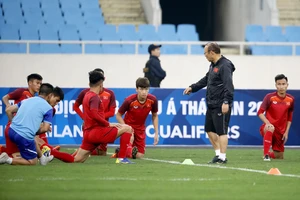 Chốt ngày đá SEA Games của tuyển nam, nữ trên sân cỏ nhân tạo 