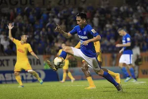 Chơi xấu dưới mắt thầy Park, tiền vệ Hải Huy mất suất tuyển