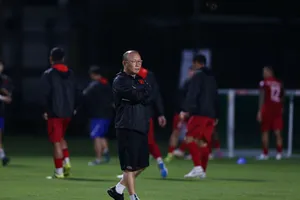 Ông Park loại 3 cầu thủ sang Thái Lan, hồi hộp với Văn Hậu